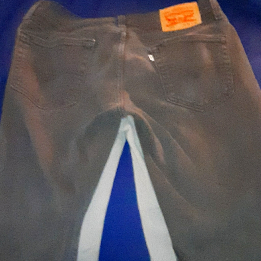 2 Levi's jeans